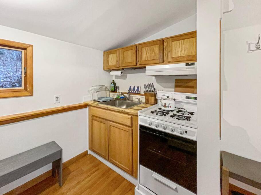 Breezy Hill Eccentric Studio Cottage Accord Luaran gambar