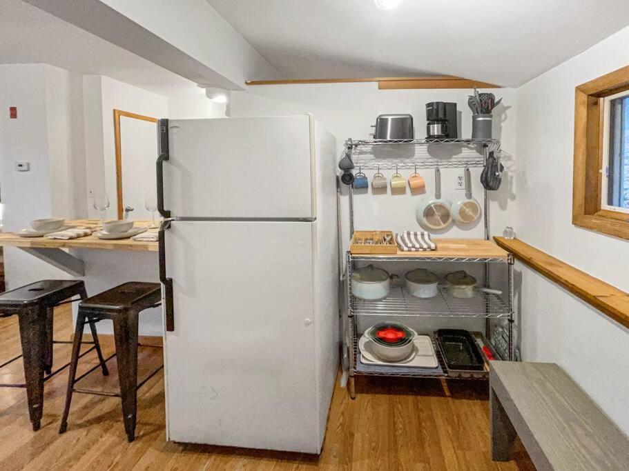 Breezy Hill Eccentric Studio Cottage Accord Luaran gambar